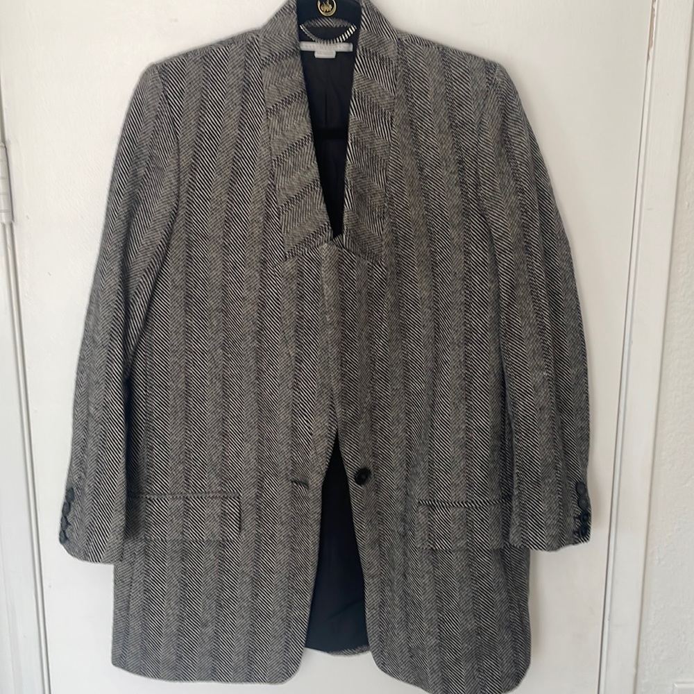 Wool blazer in size 42.